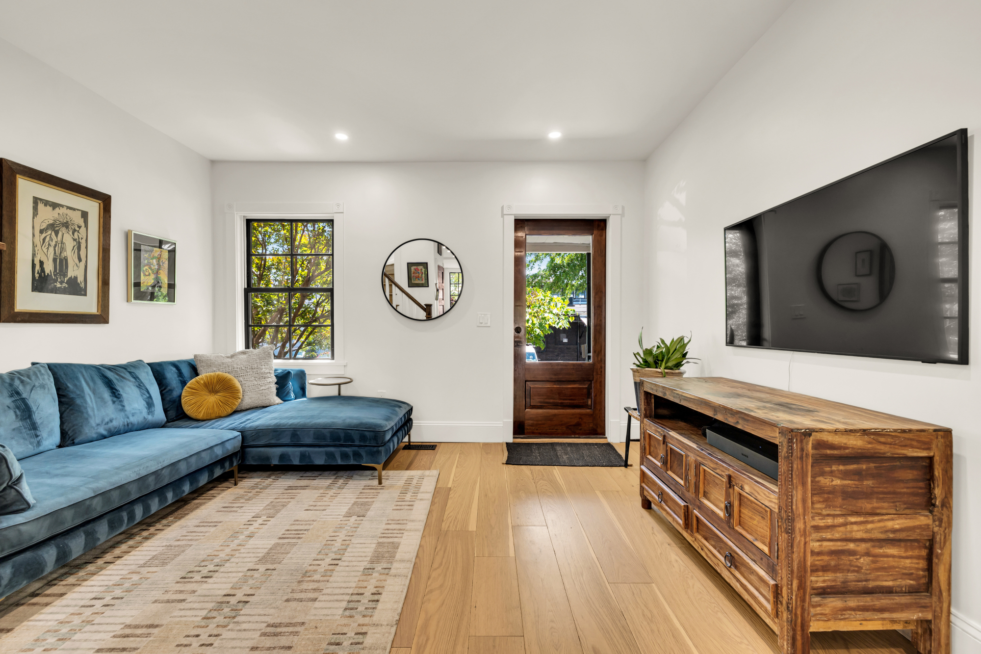 908 Girard Street NE_Living Room